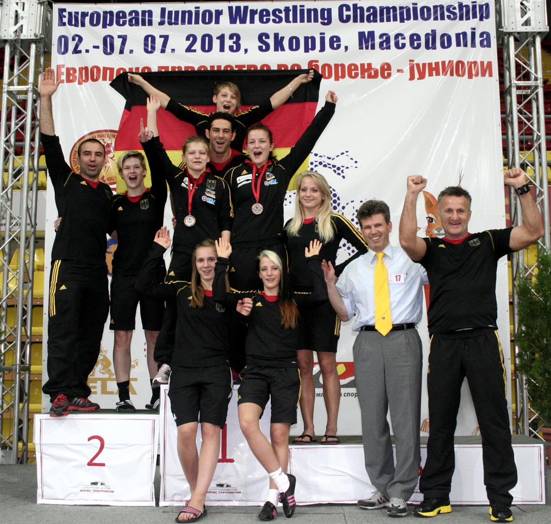 Das Team der Juniorinnen hatte gut Lachen, drei Medaillen durch Nina Hemmer (51 kg/AC ückerath), Katrin Henke (48 kg/SAV Torgelow) und Nadine Weinauge (63 kg/KSK Furtwangen).